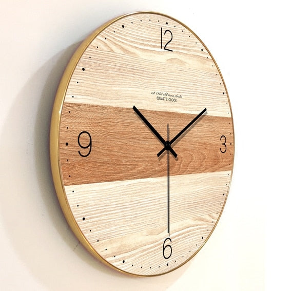 reloj de pared de madera